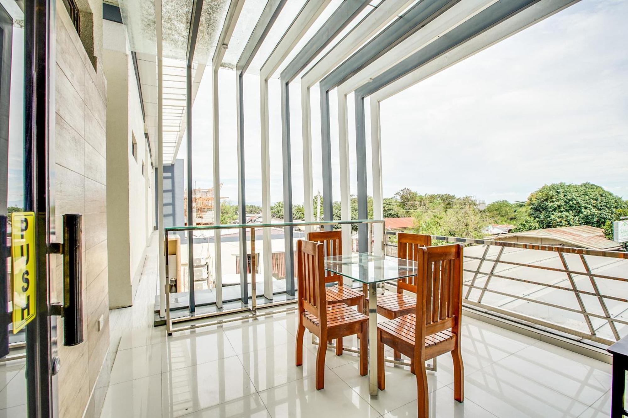 Oyo 489 Casa Mia Hotel Suites General Santos City Exterior photo